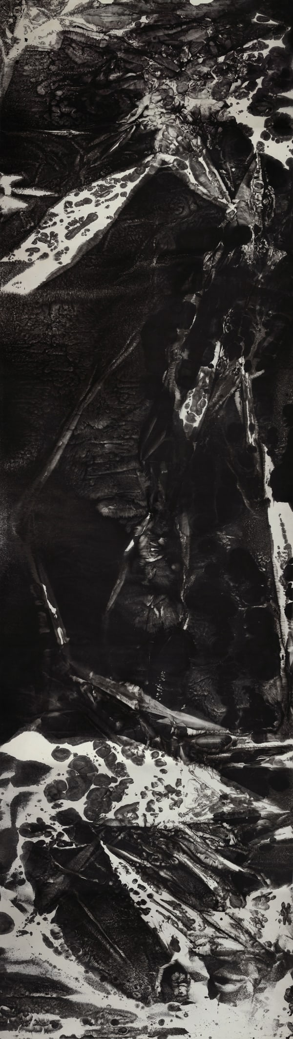 BINGYI 冰逸 Birth of Black Holes 黑洞波相, 2018 Ink on paper 纸本水墨 1000 x 278 cm